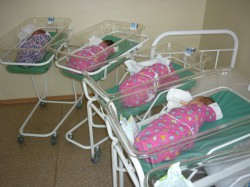 В Кировской области за пять месяцев родилось 6460 малышей