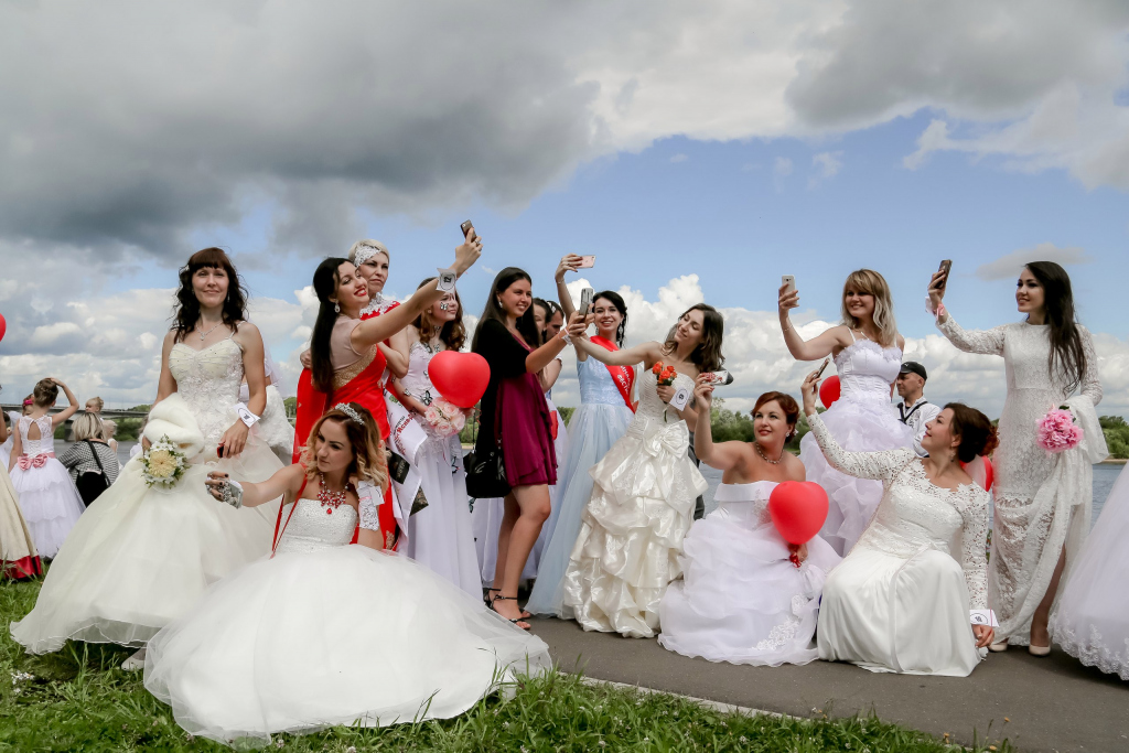 Почему иваново называют невест. Город Иваново город невест. Парад невест Иваново. Иваново невесты.