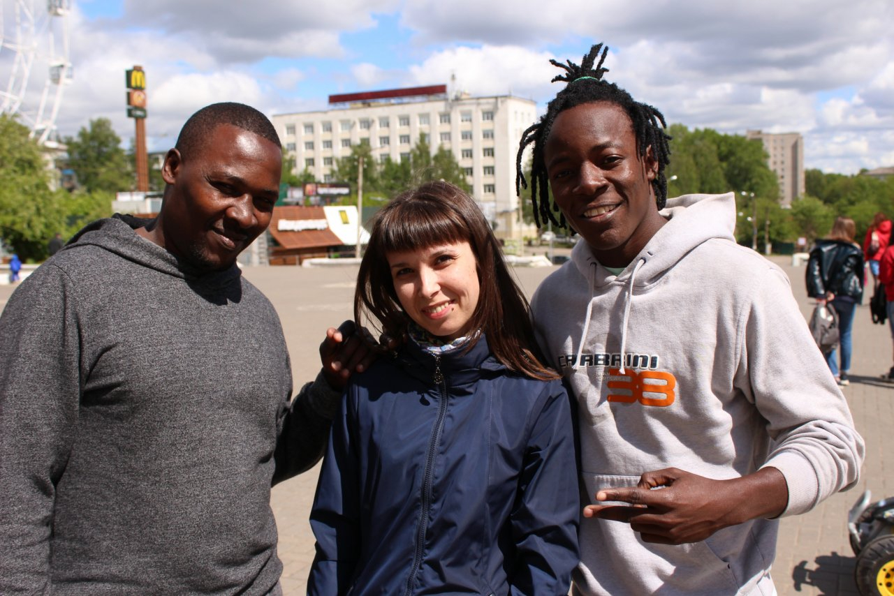 Город в лицах: фотопрогулка в Юркином парке и у колеса обозрения