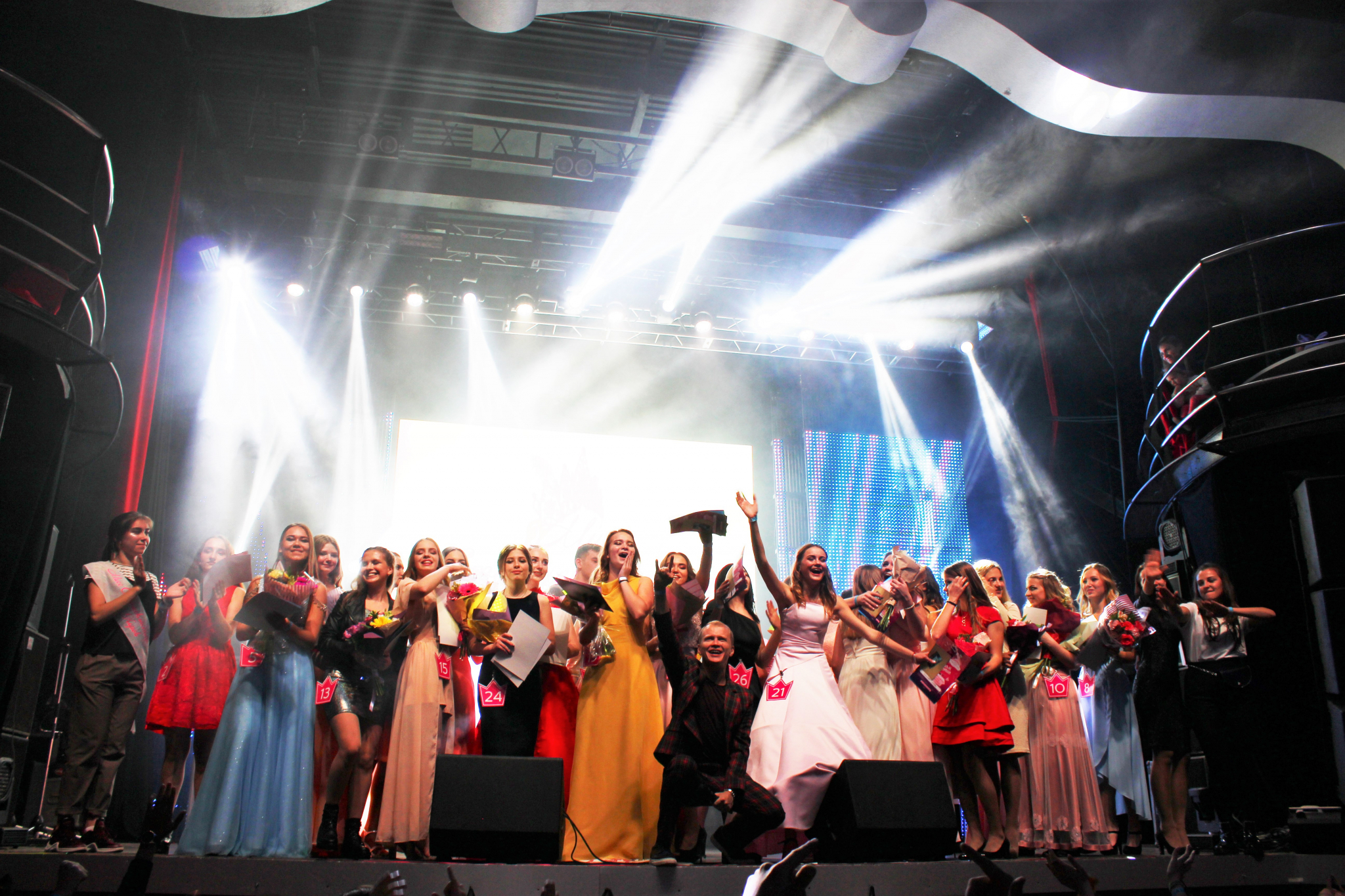 Город в лицах: первый полуфинал конкурса красоты и талантов "Мисс Старшеклассница-2018"