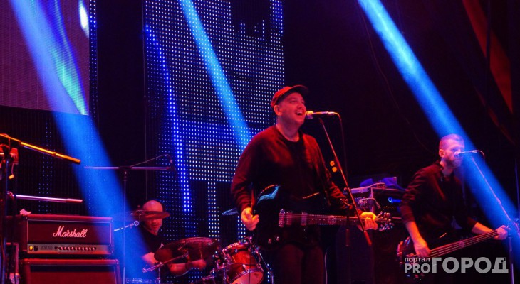 Кировчане сделали селфи с участниками группы «Смысловые галлюцинации»