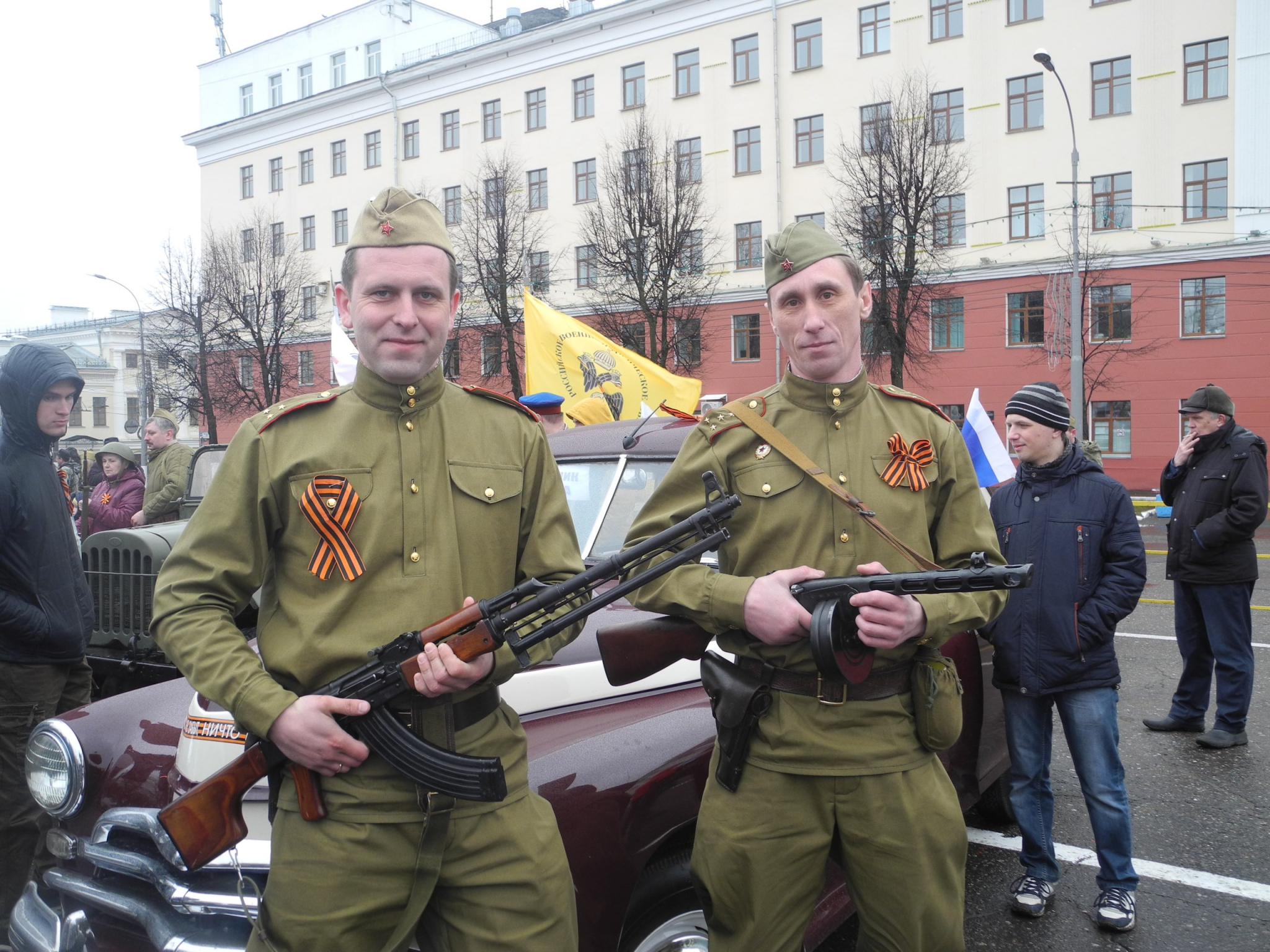 Лица города: в Кирове прошел парад ретроавтомобилей