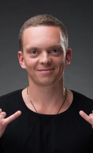 Константин Попов