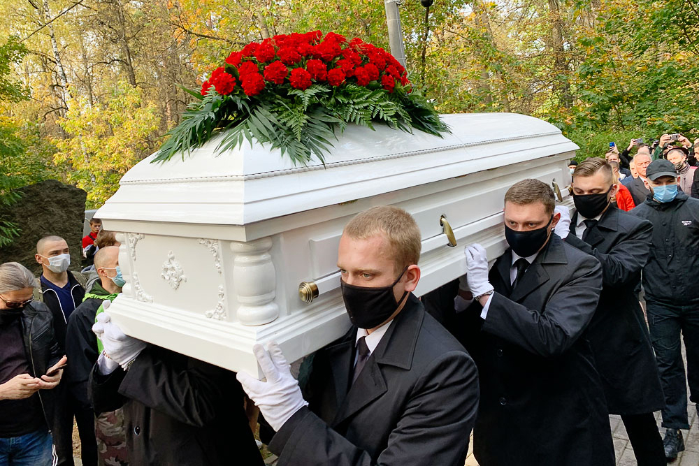 Почему удобно организовывать похороны через ритуальное агентство?