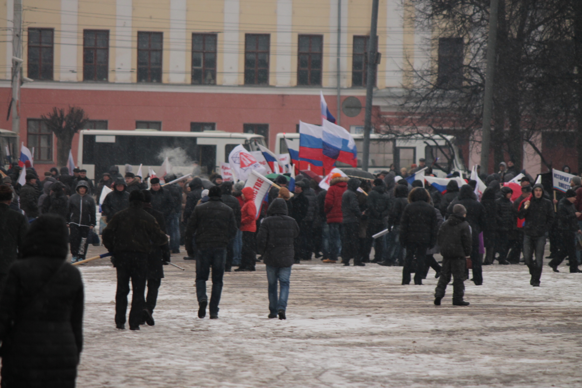митинг в поддержку Крыма в Кирове