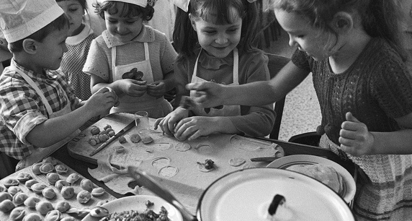 Лимонад по 45 копеек и пельмени: вспоминаем, каким было детство в СССР