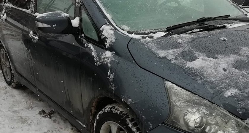 Скрывающаяся от приставов кировчанка продала авто брату