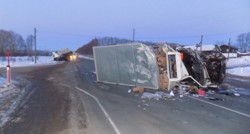 На трассе "Вятка" в ДТП с грузовиком погиб водитель "Газели"