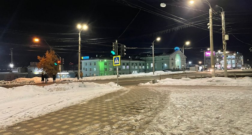 В Кирове ночью на железнодорожном вокзале нашли ребенка 