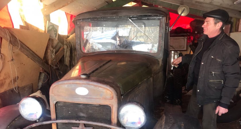 "Таких "ласточек" еще поискать": кировчанин восстановил своими руками авто 1938 года 