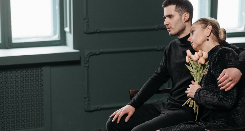 Кому доверить уход за могилами близких в Кирове?