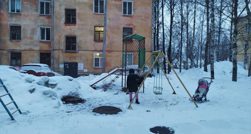 Суд обязал вынести детскую площадку в Кирове из охранной зоны тепловых сетей