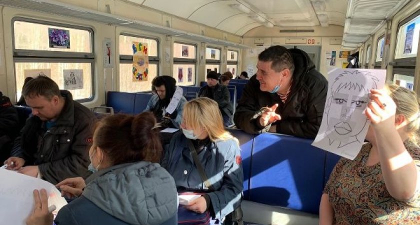 На электричке Киров – Котельнич можно проехаться в "Вагоне искусства" 