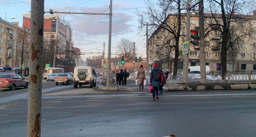 Почти на треть: известно, в каких сферах больше всего увеличилась зарплата за год в Кирове