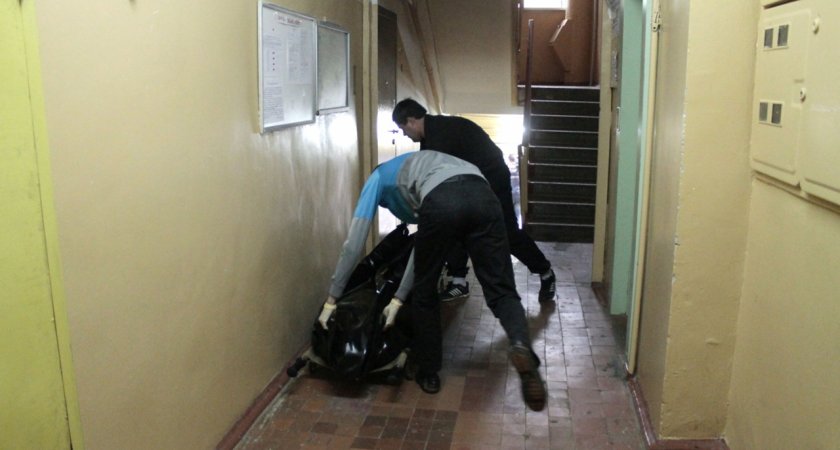 Жители Кирово-Чепецка нашли в подъезде дома тело 26-летнего мужчины