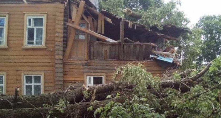 В Кировской области сирота живет в доме без крыши уже два года