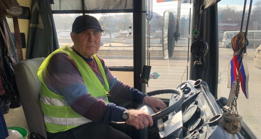 "Исполнил мечту с четвертого раза": самый опытный водитель кировского троллейбуса о работе