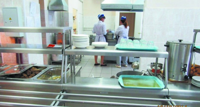 Родители проверили питание детей в кировских школах