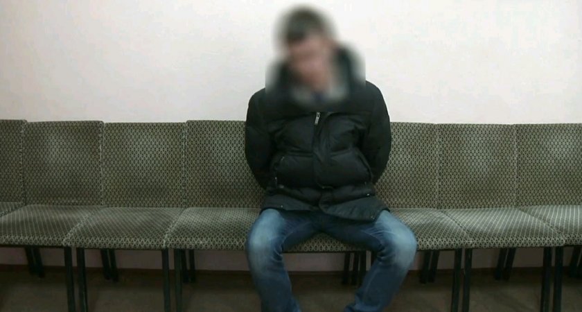 Кировчанин держал связанную девушку в плену, угрожая молотком