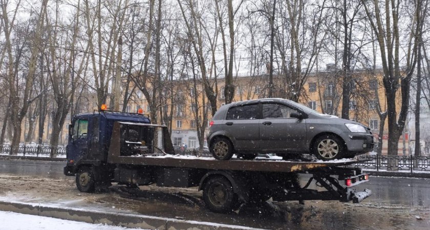На дорогах Кирова работает комплекс "Дорожный пристав": выявлены 6 машин должников