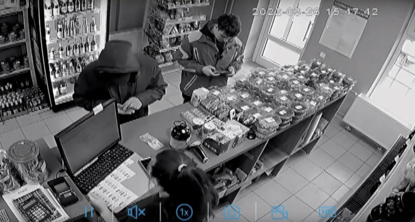 В Кирове мужчина семь раз обманул продавцов и оплатил покупки поддельными деньгами