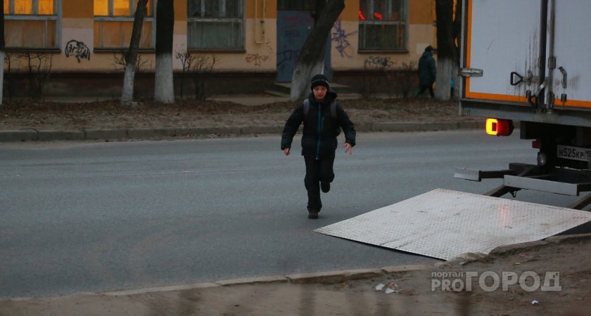 В Кирове наказали мужчину, который не давал детям общаться с матерью