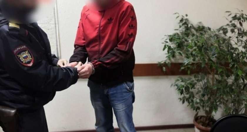 В Кирове мужчина убил приятеля и сбежал 