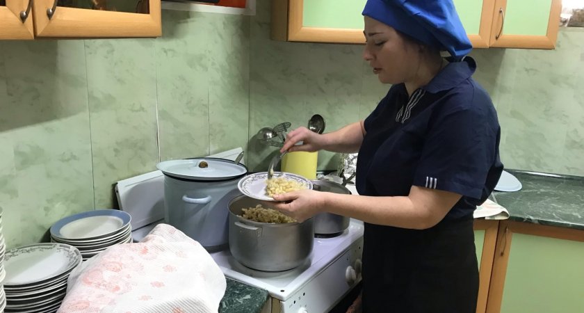 Чем кормят в трапезной: интервью с кировским церковным поваром