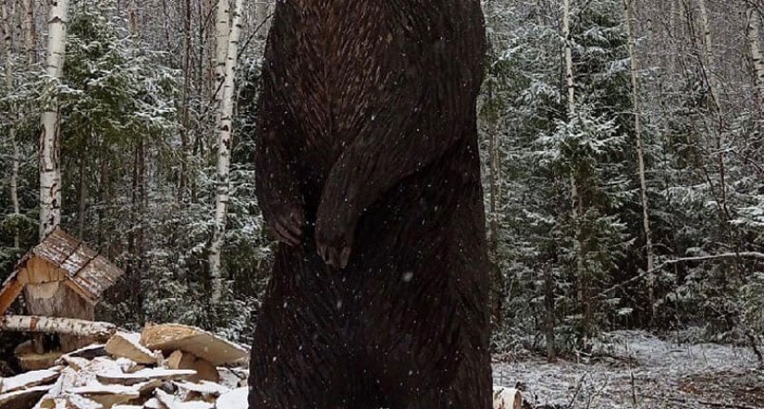 Мастер из Арбажа изготовил из дерева уникальную фигуру медведя