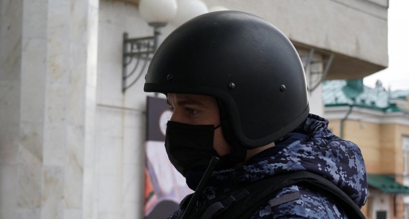 Скандалил и сломал кассу: в Кирове росгвардейцы задержали буйного пенсионера