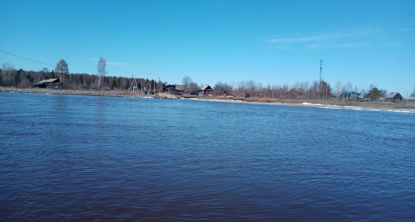 Поселок в Кировской области из-за паводка отрезан от "большой земли"