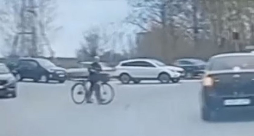 В Кирове скончался пенсионер, которого сбил грузовик на улице Потребкооперации