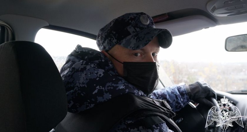 Росгвардейцы задержали мужчину, который ловил рыбу сетями в Кирове