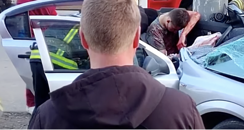 После аварии с "намотанным" на столб Opel в Кирове возбудили уголовное дело