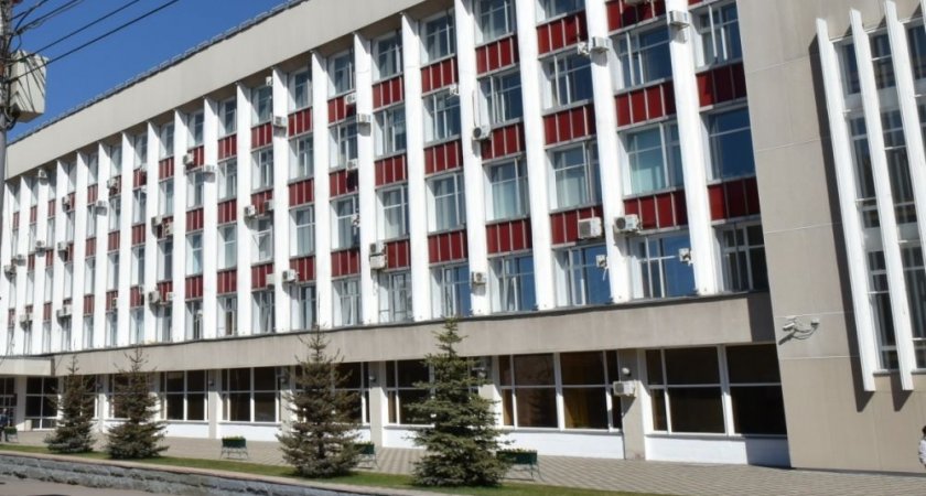 В Кирове среди 11 детей-сирот распределили квартиры