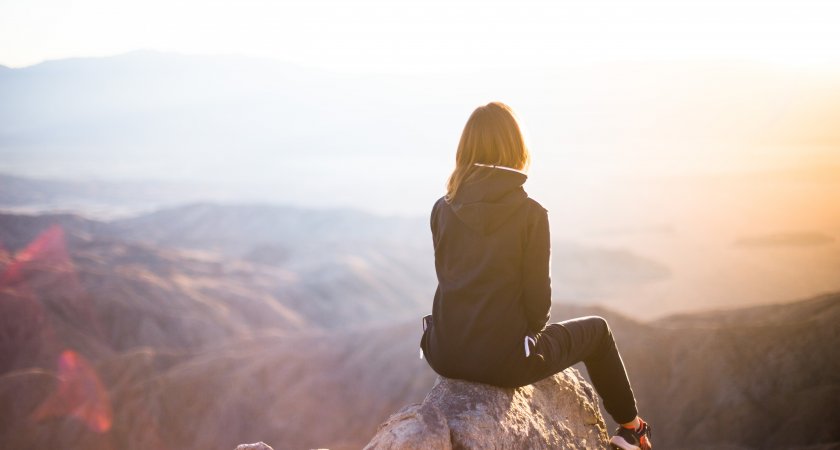 Многообещающие знакомства у Тельцов, испытания у Козерогов: гороскоп на выходные