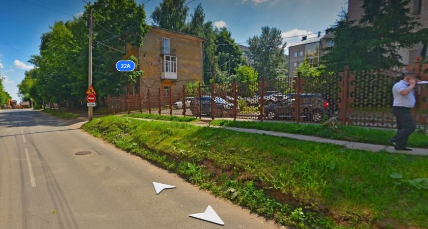 В Кирове дорогу и тротуары по улице Труда отремонтируют лишь в следующем году