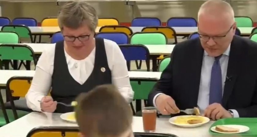 Врио губернатора Кировской области пообедал в школьной столовой