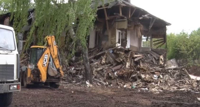 В Кирове планируют снести 45 аварийных домов