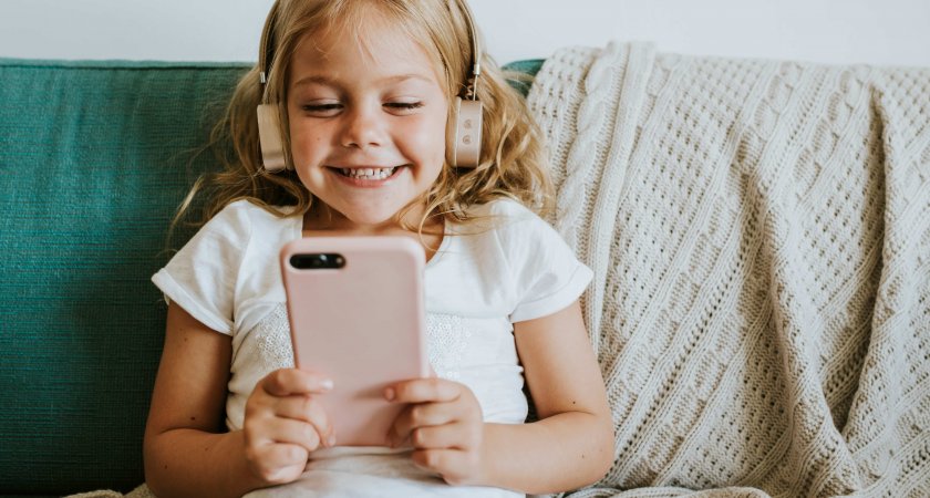 МегаФон узнал, чем занимаются дети в смартфонах