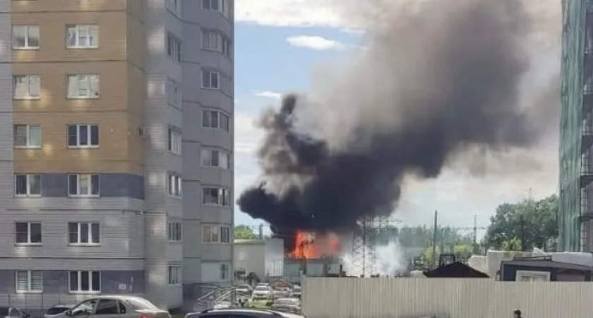 Причину пожара на подстанции в Кирове пока не установили