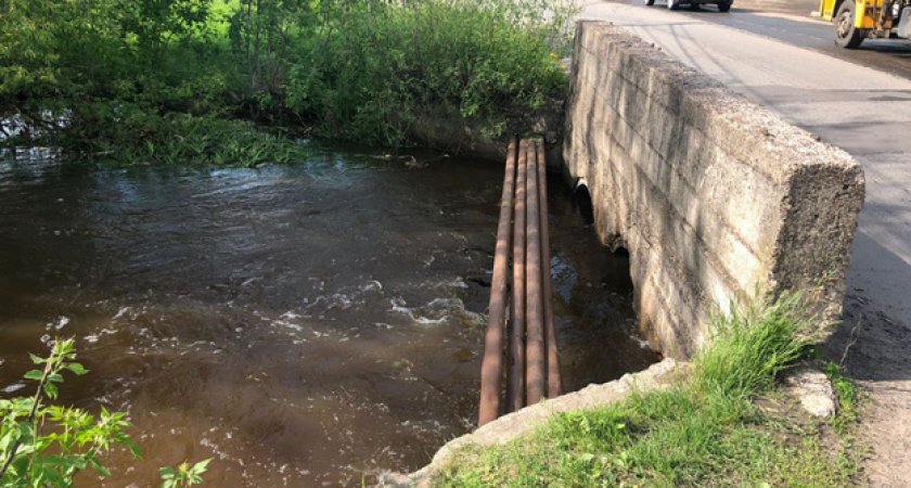 В Кирове после затопления чистят ливневки