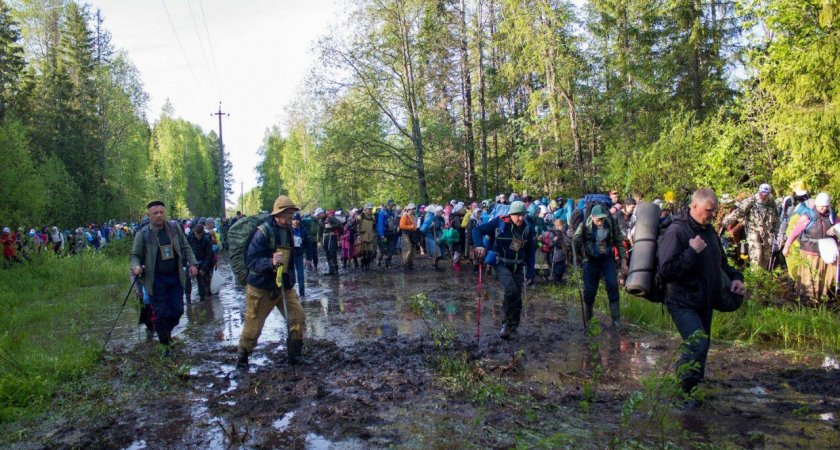 Спасатели эвакуировали из Великорецкого крестного хода 101 паломника