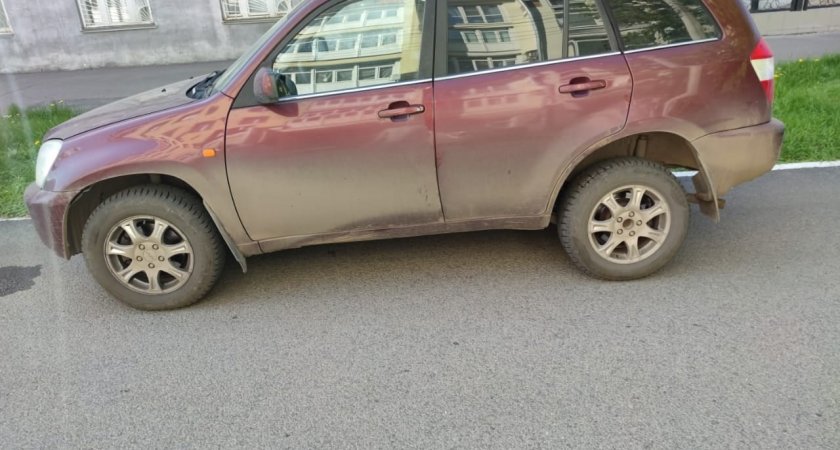 За день два кировчанина расстались со своими машинами из-за долгов