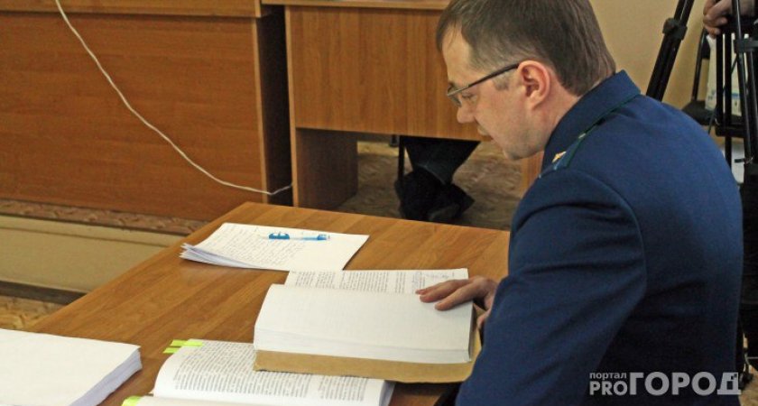 В Кировской области директор школы выписал себе премий на полмиллиона рублей