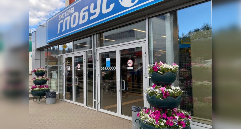 За благоустройство: компания "Система Глобус" высадила 15 тысяч цветов у супермаркетов