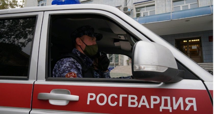 В Кирове росгвардейцы усмирили дебошира в больнице