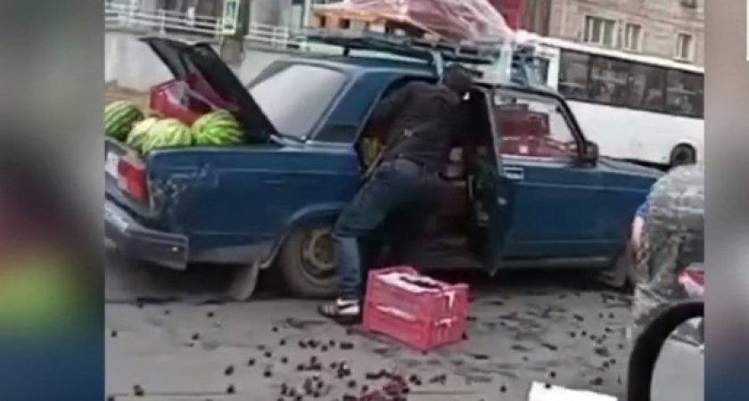 В Кирове экономный водитель легковушки лишился килограммов черешни