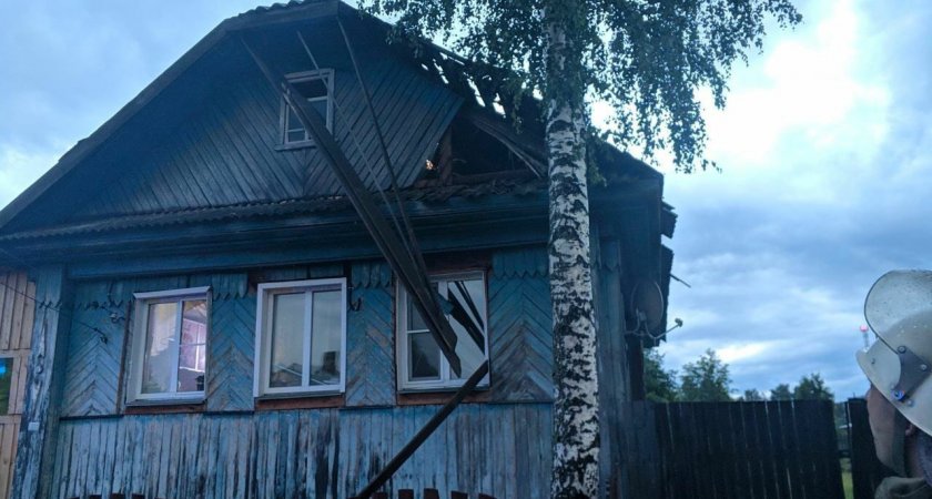 В Кировской области молния ударила в жилой дом