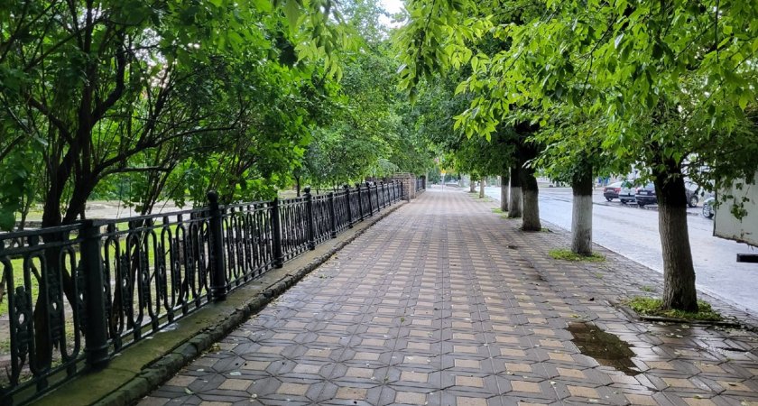 Половина новой рабочей недели в Кирове будет жаркой и дождливой